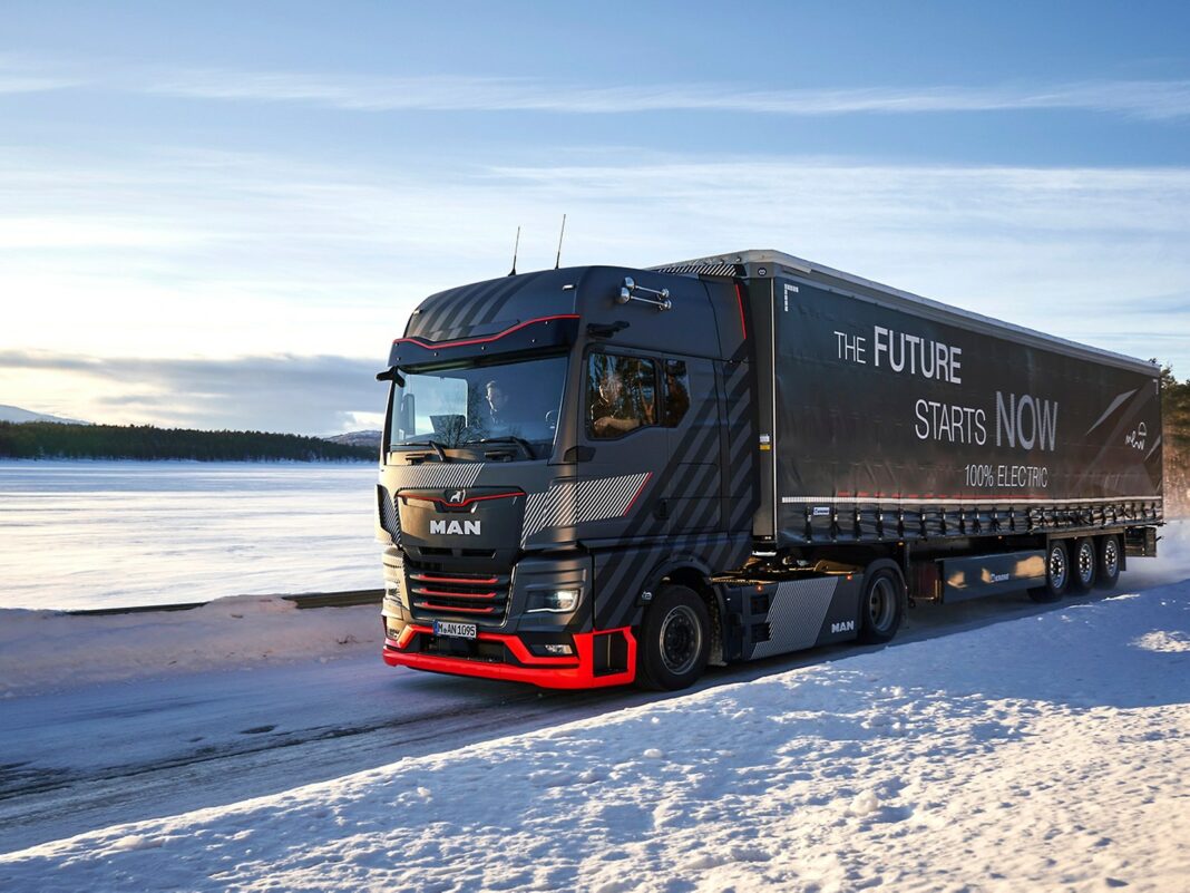 Testy elektrického nákladného vozidla MAN na severe Švédska