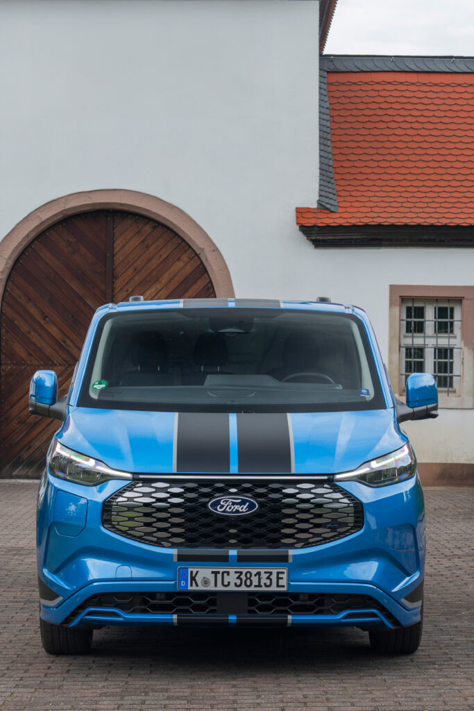 Ford E-Transit Custom sport van