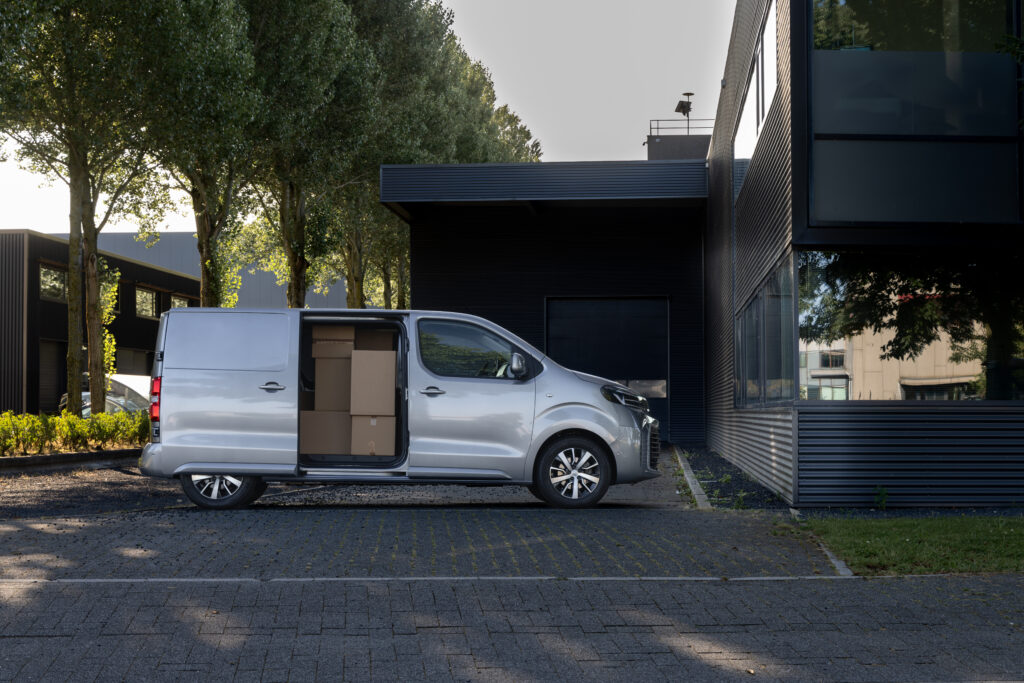 Toyota PROACE dvere nákladového priestoru