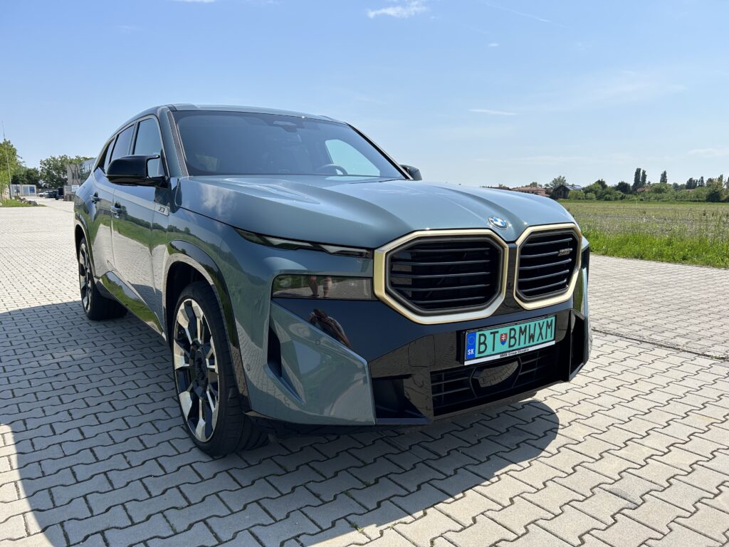 BMW XM prvá jazda