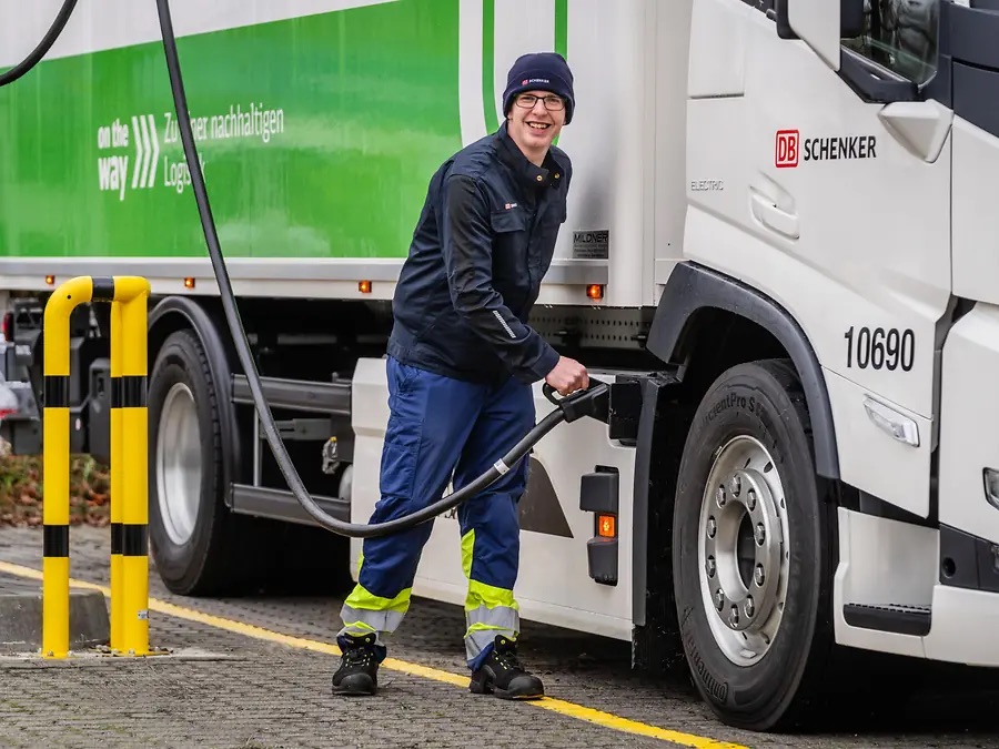 DB Schenker doplnilo do flotily Volvo FM Electric