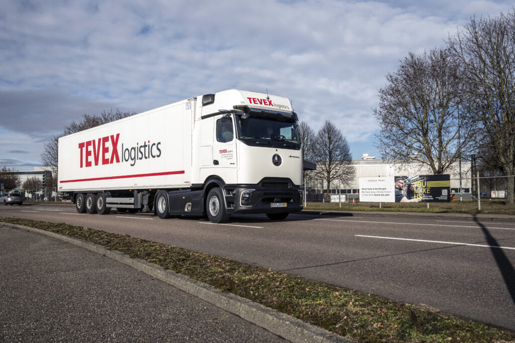 Actros L ProCabin 150 vozidiel pre Tevex Logistics GmbH